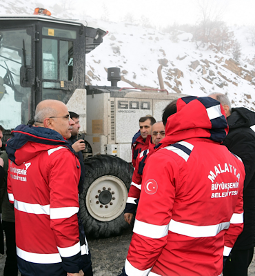 Başkan Er karla mücadele çalışmalarını yerinde inceledi
