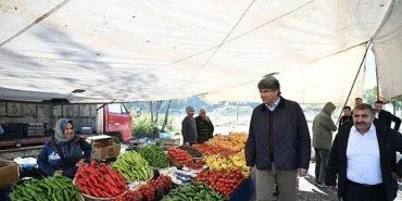 Başkan Kocaman Ataşehir Pazarı’nda Esnafla Bir Araya Geldi