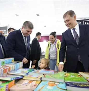 Başkan Tugay 13. Burdur Kitap Fuarı’nın açılış törenine katıldı