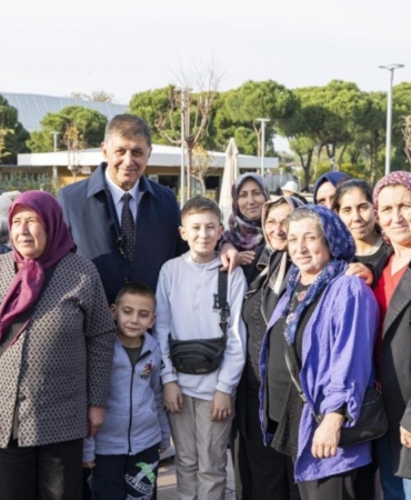 Başkan Tugay, Beydağlı kadınları İzmir’de ağırladı