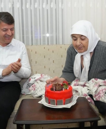 Başkan Tutdere’den 87 yaşındaki vatandaşa doğum günü ziyareti  - Videolu Haber