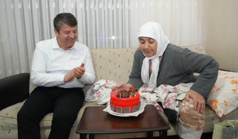Başkan Tutdere’den 87 yaşındaki vatandaşa doğum günü ziyareti  - Videolu Haber