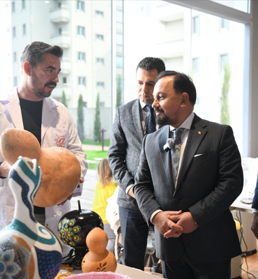 Başkan Uludağ, “Atıktan Sanata” el sanatları kursunu ziyaret etti