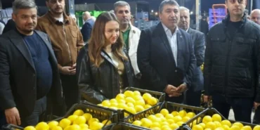 Başkan Vekili Büşra Özdemir’den hal esnafına ziyaret