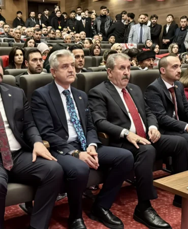 BBP Genel Başkanı Destici, partisinin Kırşehir İl Kongresi'nde konuştu