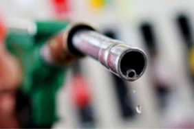 Benzin ve motorine yılın ilk zammı