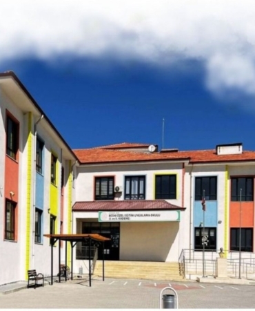 Besni’de 2025 yılı eğitim yatırımları kapsamında çok sayıda okul hizmete açıldı