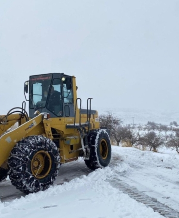 Besni Kaymakamı karla mücadele çalışmalarını yerinde denetledi