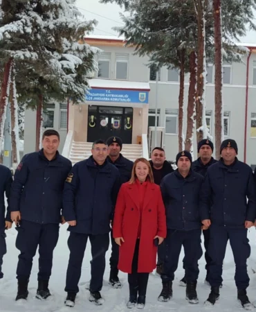 Bilecik Pazaryeri'nde Başkan Kaya'dan görev başındaki çalışanlara yerinde ziyaret