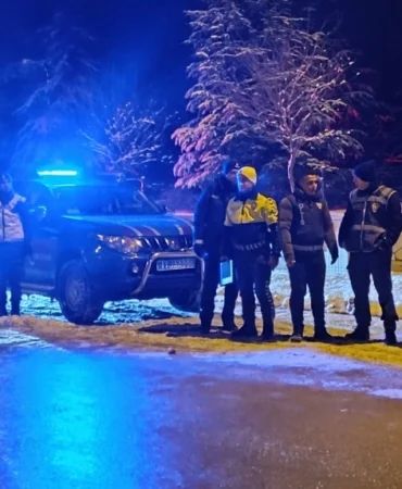 Bilecik Pazaryeri'nde Kaymakam Kara kurum çalışanlarını görev başında ziyaret etti