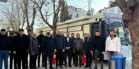 Bilecik’te MHP’lilerden Kızılay’a anlamlı bağış