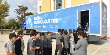 Bilim ve Teknoloji Tırı, öğrencilerle buluştu
