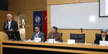 ‘Bir Şehir İki Çınar’ sempozyumunun ilk oturumu Faik Baysal oldu