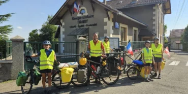 Bisikletli Fransız gezgin aile İzmir'de