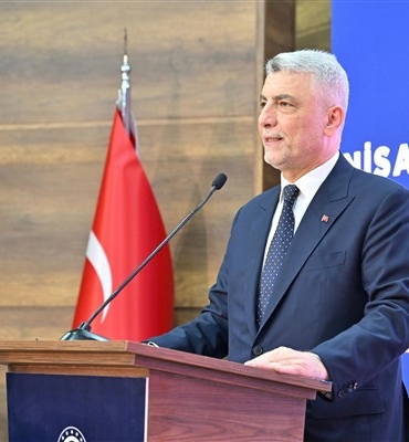 Bolat, Birleşik Krallık Devlet Bakanı Kyle ile bir araya geldi