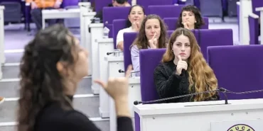 Buca Belediyesi'nden engelsiz hizmet için önemli adım;    Belediye personeline işaret dili eğitimi