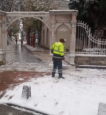 Bursa Büyükşehir Belediyesi'nden kar ve lodosa karşı çalışma