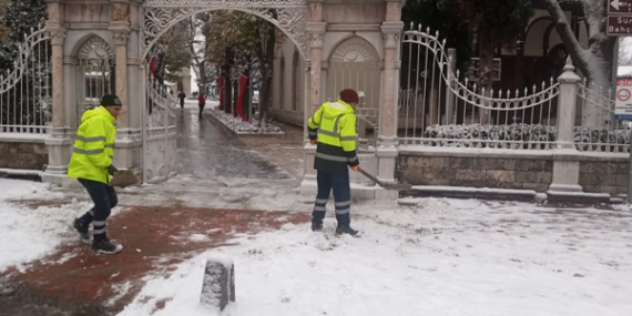 Bursa Büyükşehir Belediyesi’nden kar ve lodosa karşı çalışma