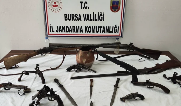 Bursa'da "Anadolu Mirası" operasyonu! Çok sayıda tarihi eser ele geçirildi