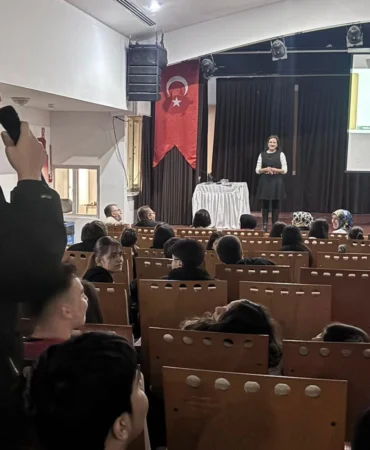 Bursa’da gençlere “Teknoloji Bağımlılığı” eğitimi verildi
