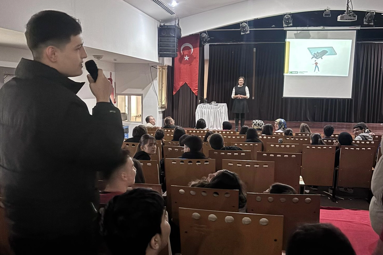 Bursa’da gençlere “Teknoloji Bağımlılığı” eğitimi verildi