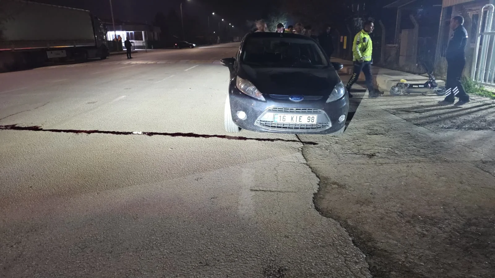 Bursa'da otomobille çarpışan skuterin sürücüsü ağır yaralandı