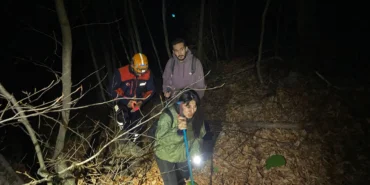 Bursa'da Saitabat Şelalesi mevkisinde yürüyüş yaparken mahsur kalan 2 kişi kurtarıldı