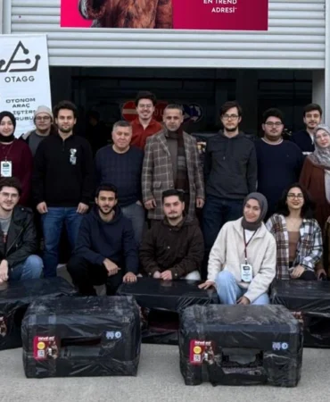 Bursa'da üniversiteli gençlerden sokak hayvanlarına sıcak yuva