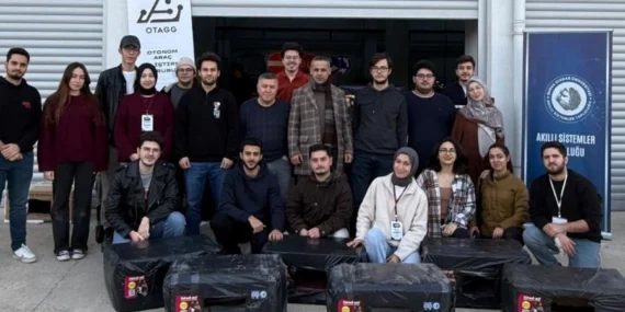 Bursa’da üniversiteli gençlerden sokak hayvanlarına sıcak yuva