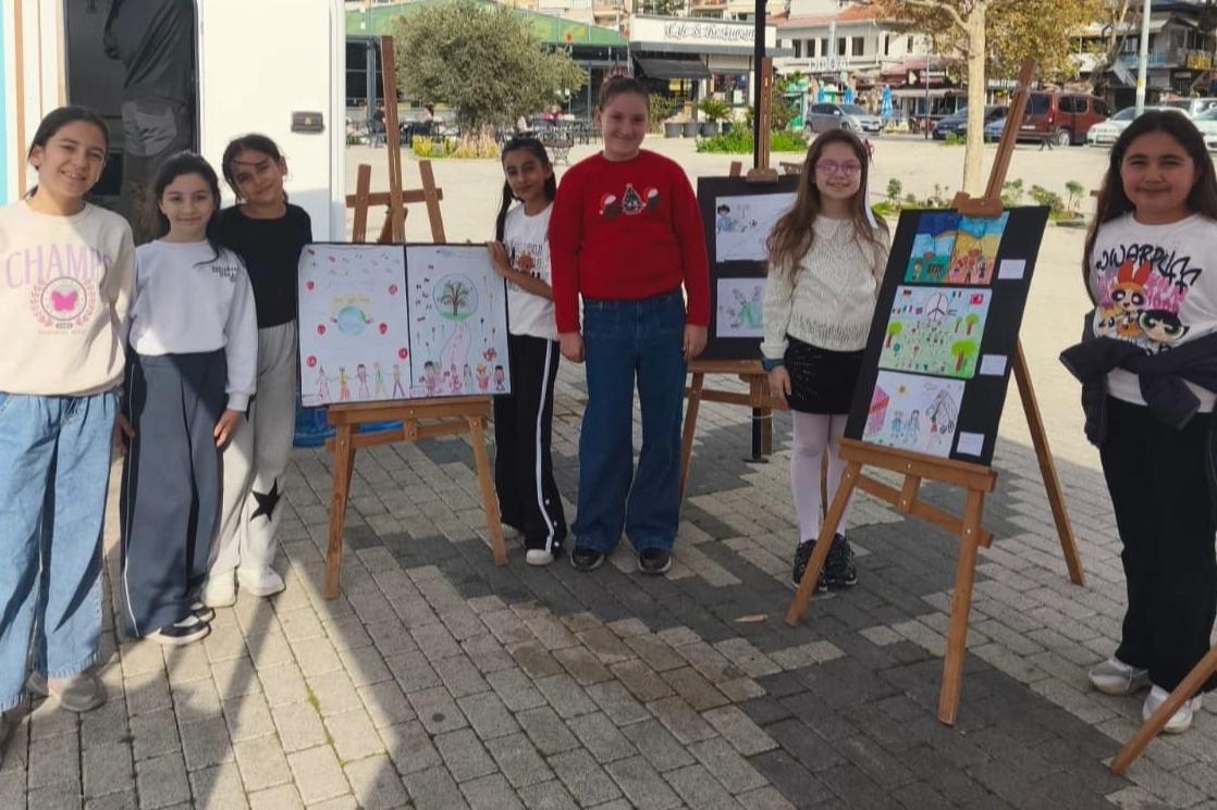 Bursa Gemlik'te çocuklar haklarını resimleriyle anlattı