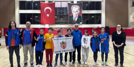 Bursa İnegöllü küçük tırmanışçılar Isparta'dan dereceyle döndü