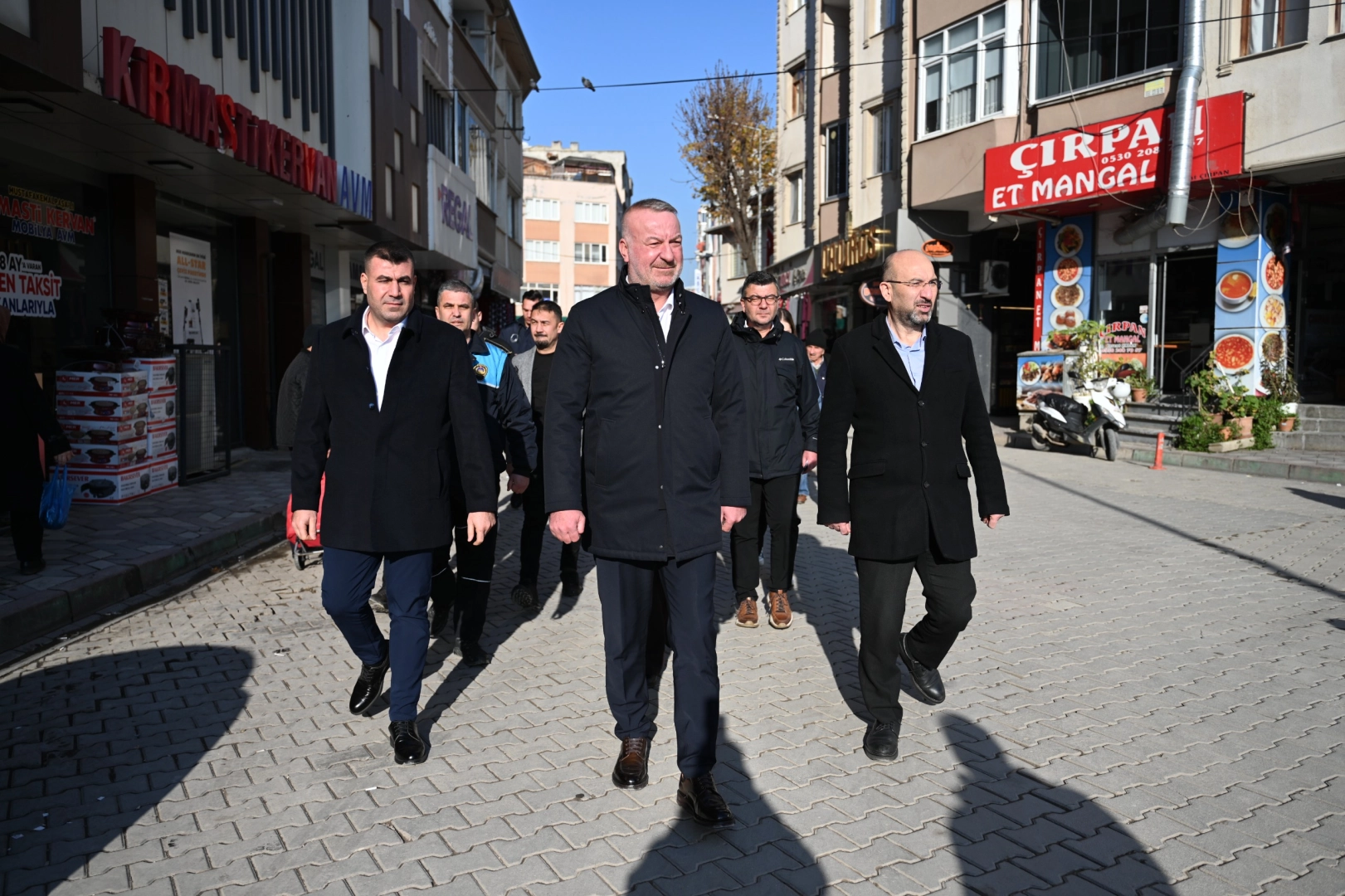 Bursa Karacabey'de Başkan Karabatı sahada