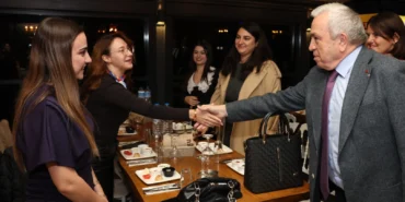 Bursa Nilüfer Belediyesi’nden öğretmenlere vefa