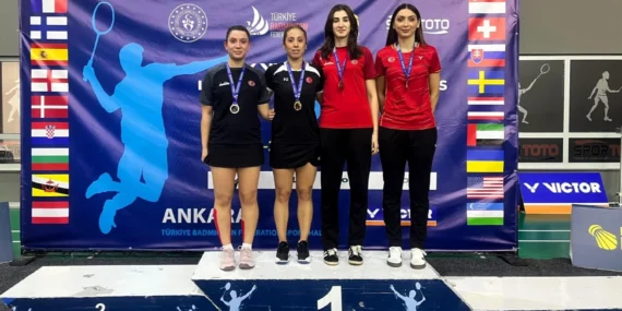 Bursa Osmangazili badmintoncu adını zirveye yazdırdı