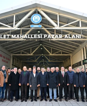 Bursa Yıldırım'da Başkan Yılmaz pazar esnafıyla buluştu