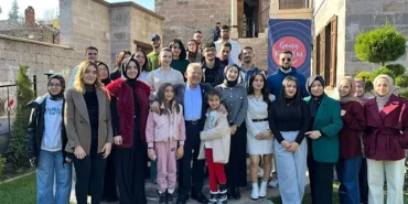 Büyükkılıç: Turuncu rozetimi takarak şiddete karşı ortak duruşumuza destek verdim