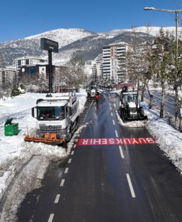 Büyükşehir’den Araç ve Yaya Trafiğine 7/24 Müdahale