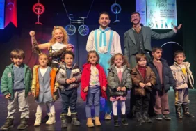 Büyükşehir'den kreş öğrencilerine akrobasi gösterisi