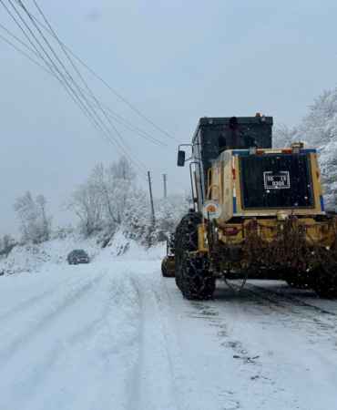 Büyükşehir Ekipleri 17 İlçede Karla Mücadelede Sahada