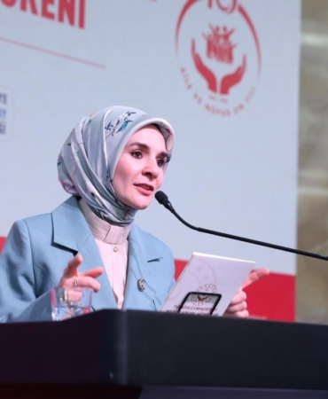 Çalışan anne ve babalar için doğum izinleri uzatılıyor