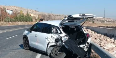 Çankırı'da ambulans ile otomobilin çarpıştığı kazada 1 kişi yaralandı