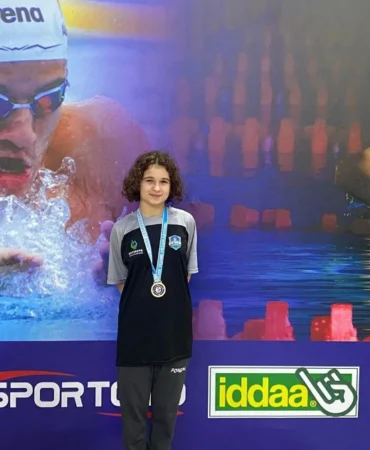 Çayırovalı yüzücüden 4 madalya birden