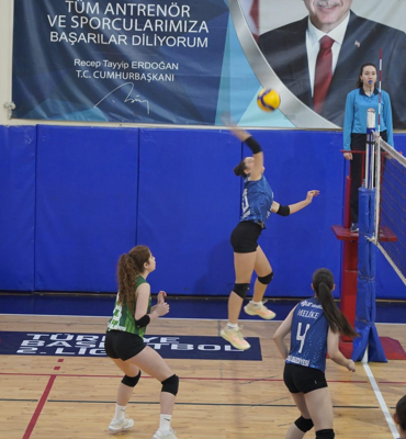 ÇBSK Kadın Voleybol Takımı, Bandırma Çelikspor’u mağlup etti