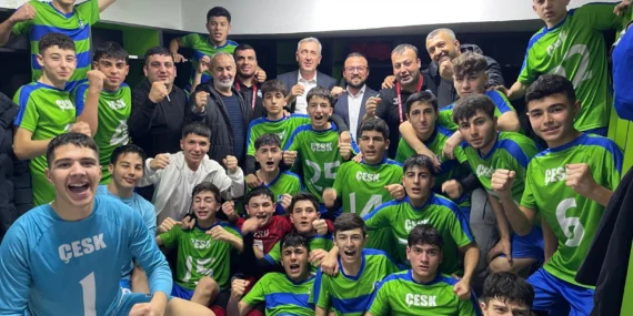 ÇESK U-16 Futbol Takımı şampiyon oldu