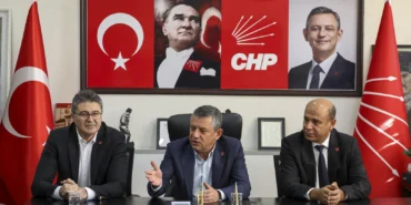 CHP Genel Başkanı Özel, partisinin Gaziantep İl Başkanlığını ziyaret etti