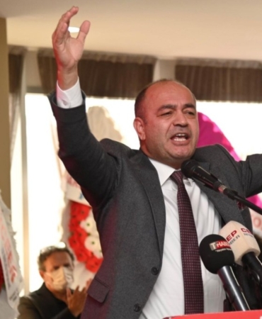 CHP'li Özgür Karabat: ‘Borçla şişirilen ekonomi, 70 milyar dolarlık faizle fakirleştiriyor’