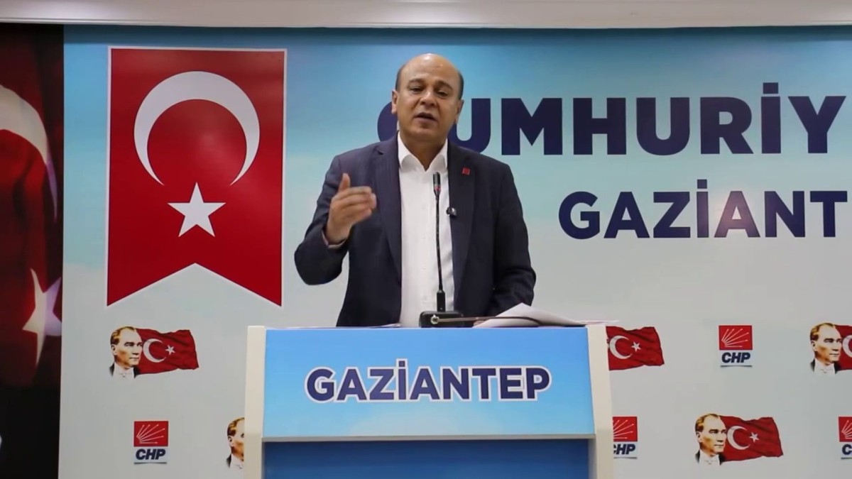 CHP’li Vakkas Açar: ‘Fatma Şahin ve Tahmazoğlu tatil sonrası şehre dönmüş. Hoş geldiniz!’   - Videolu Haber