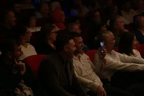 “Çiğli Komedi Akşamları” Öğretmenlere Neşeli Bir Gece Yaşattı