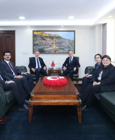 Çin Halk Cumhuriyeti'nin Ankara Büyükelçisi Jiang Xuebin Mardin Valiliğini ziyaret etti