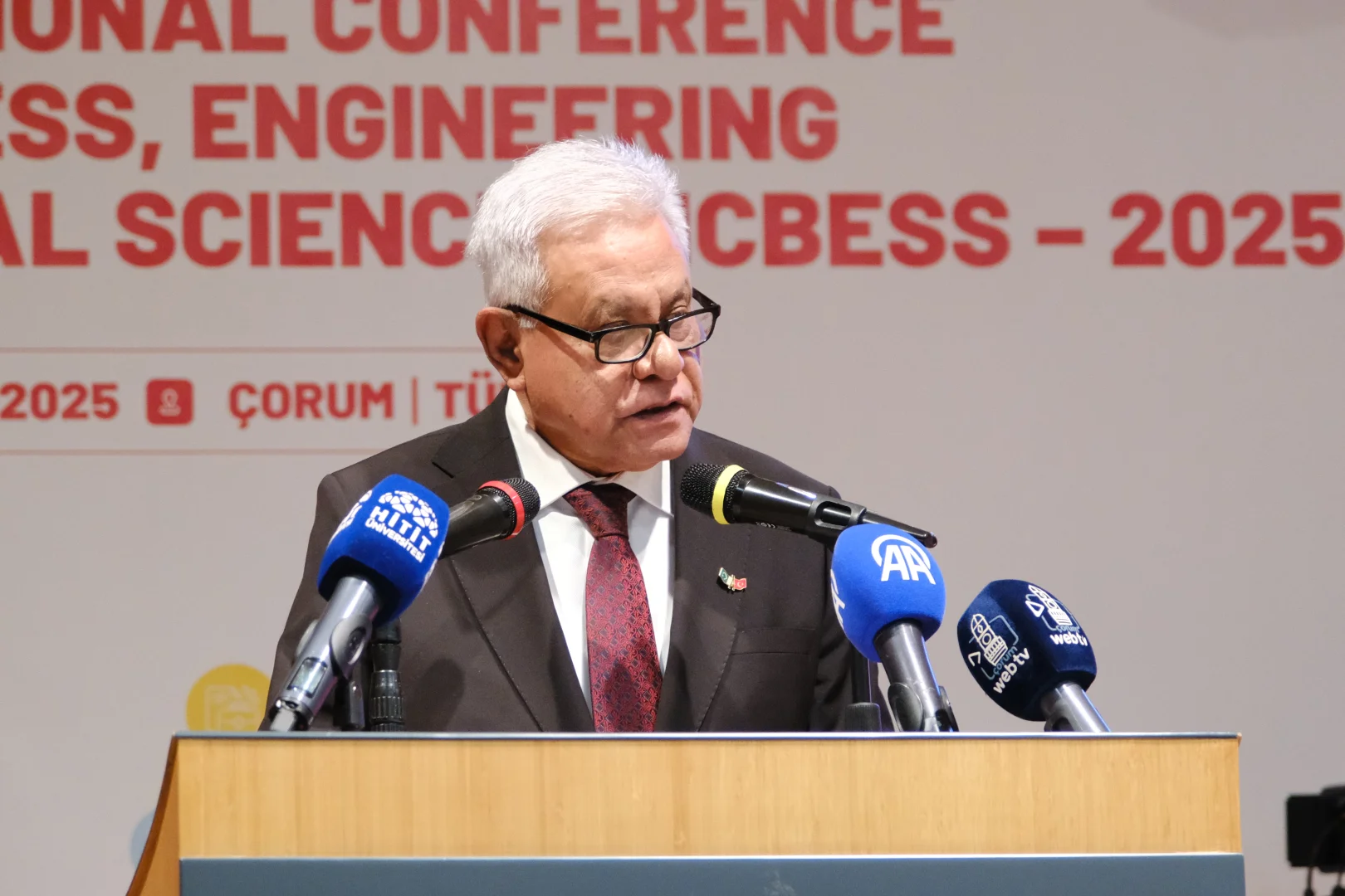 Çorum'da Uluslararası İşletme, Mühendislik ve Sosyal Bilimler Konferansı başladı